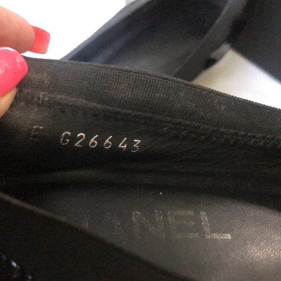 Chanel CC Cap Toe 🖤 - Picture 7 of 17